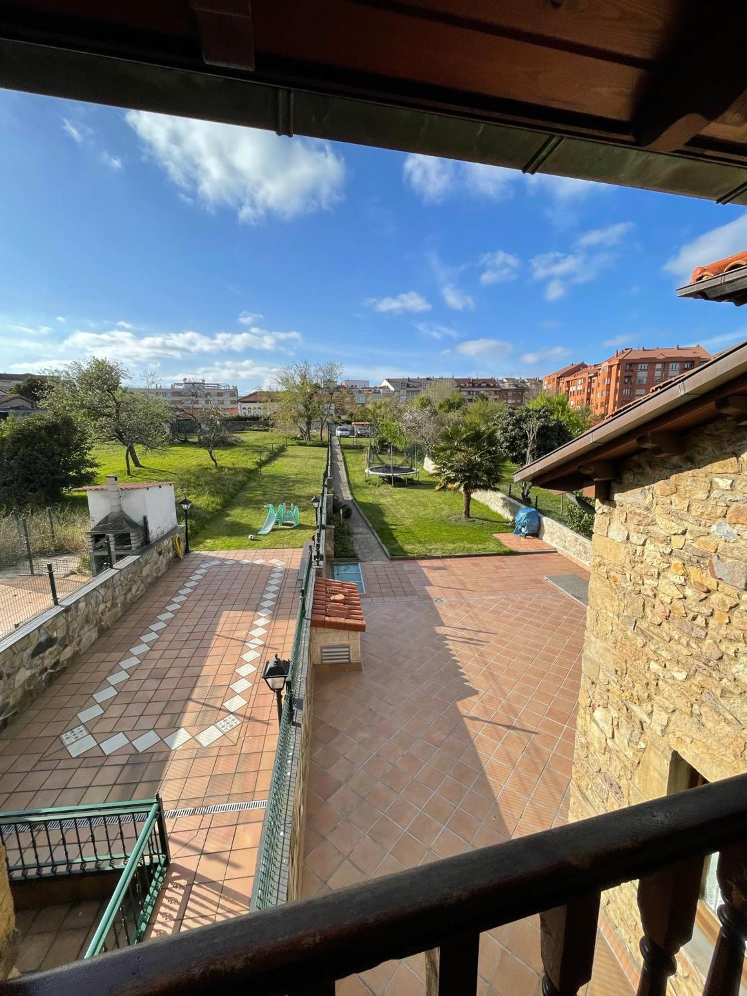 Ferienwohnung La Santina Y Su Balcon Avilés Exterior foto